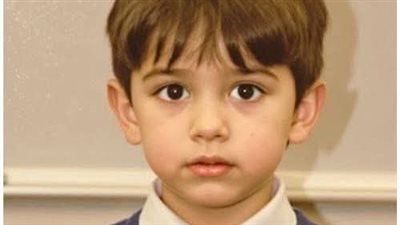اختفى طفل من حمام المدرسة عام 1999 — وبعد 24 عامًا، تم العثور على ساعته